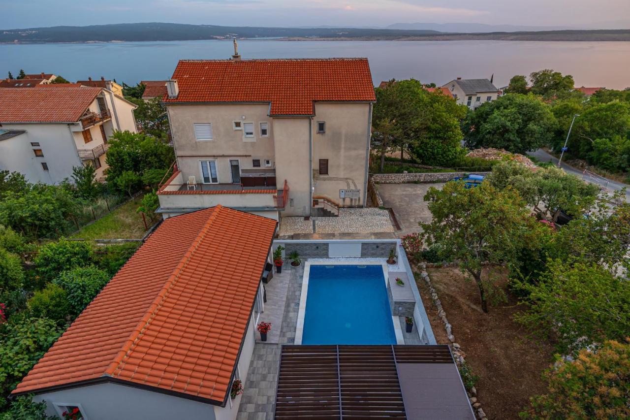 Dusak With Swimming Pool And Jacuzzi *