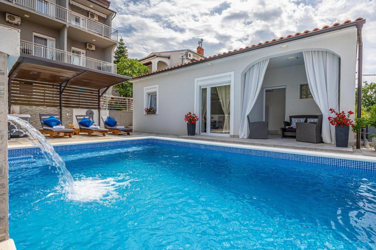 Apartament Dusak With Swimming Pool And Jacuzzi *